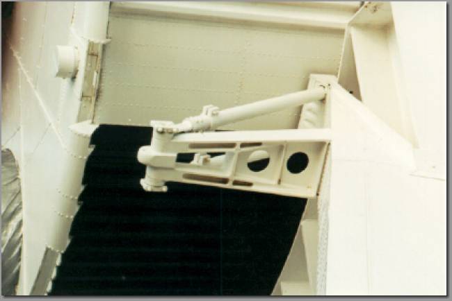 [S318.jpg]